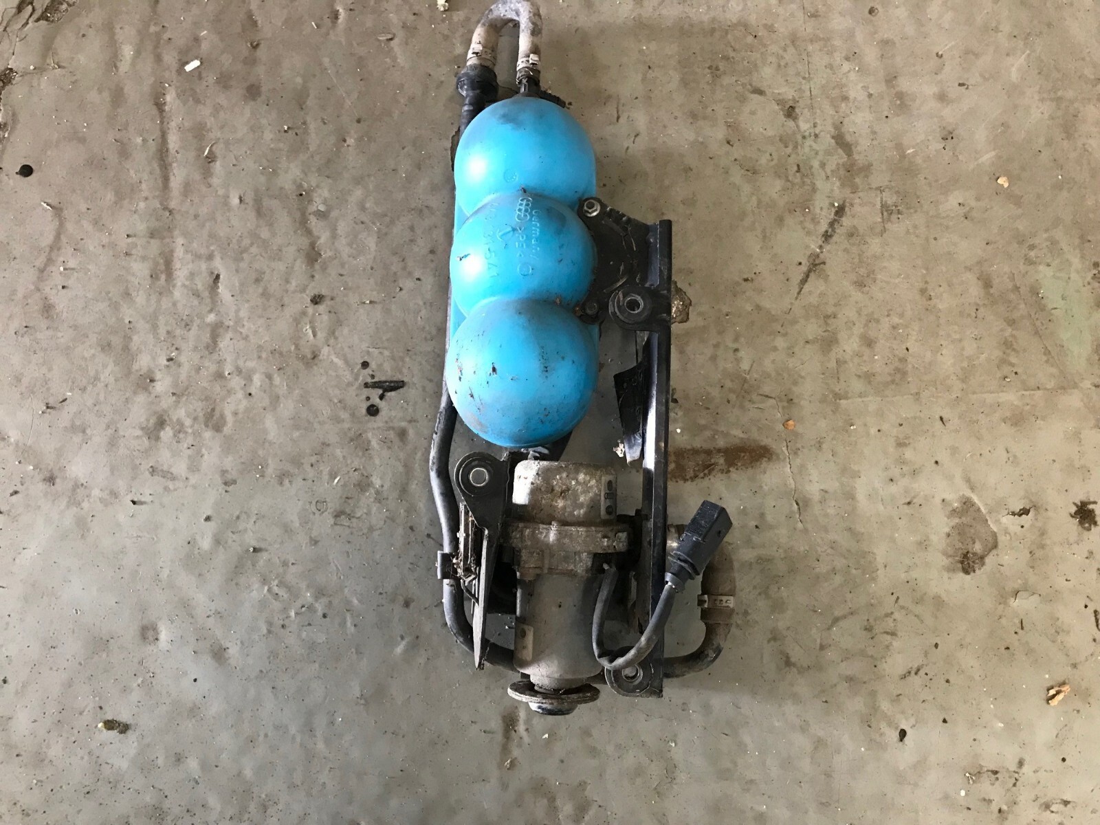 Picture 1 of 4