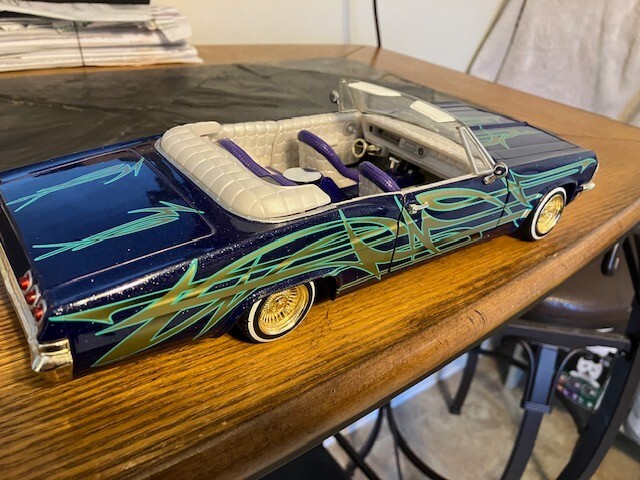 Hot Wheels Mattel Lowrider Magazine '65 Impala 1:18 Scale Diecast Car NICE  LOOK