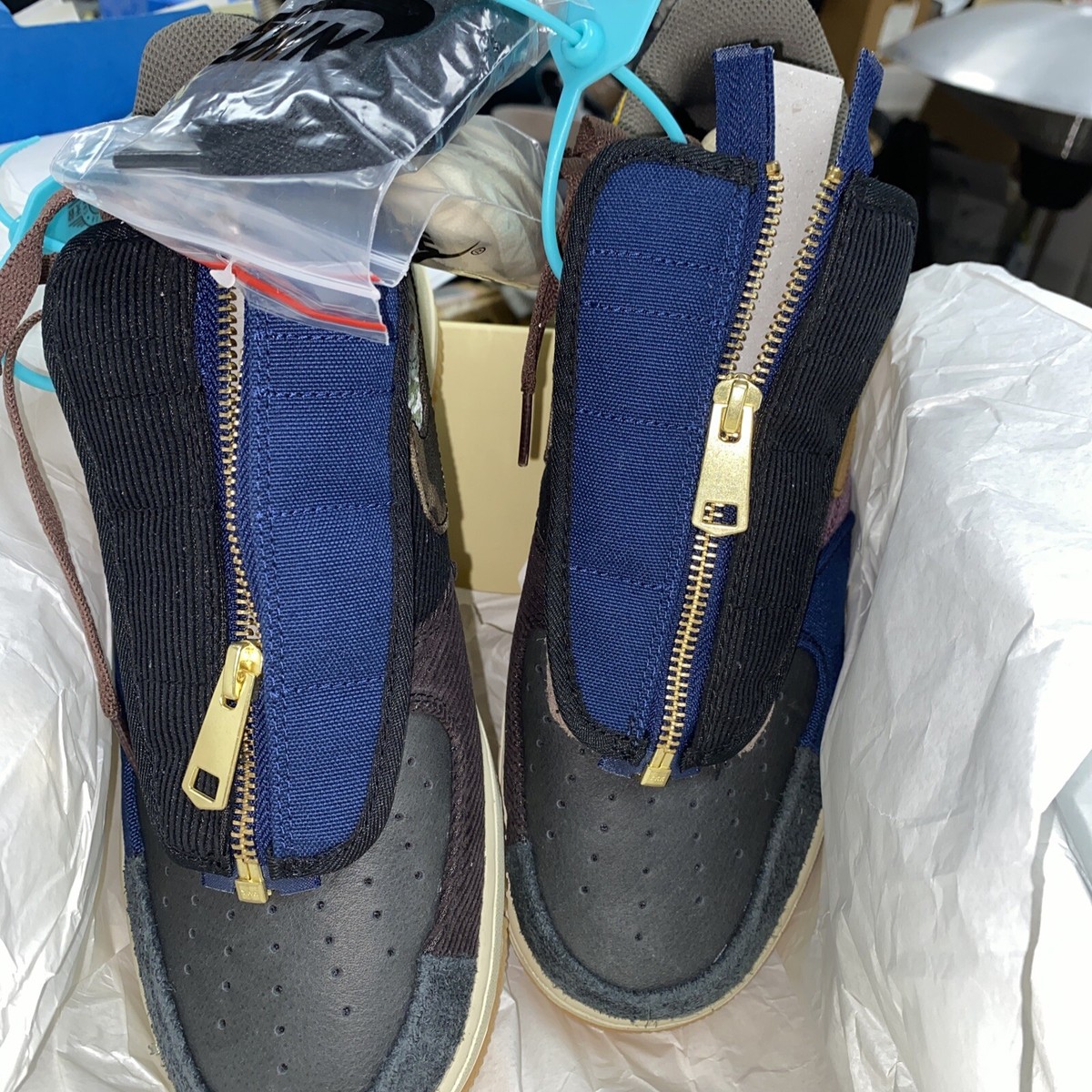 Travis Scott Air Force 1 low size 9 Travis Scott AF1 Size 9 for $600 in store now! main image 4