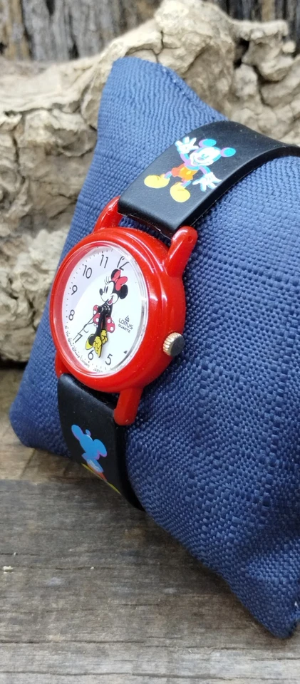 ВИНТАЖНЫЙ 80-х Disney Co девочек часы MINNIE MOUSE LORUS V811-0070 красный новый аккумулятор - Изображение 4 из 4