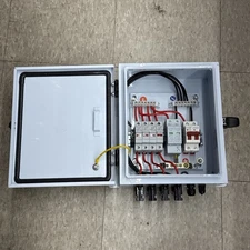 4 String Metal Solar Combiner Box PV Combiner Box with 20A Rated READ