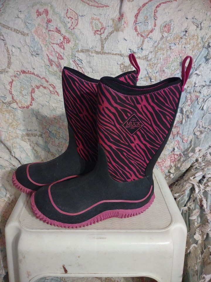 The Original Muck Boot Company Girl Boots Size 3 US. Animal Print
