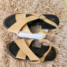 Men's huaraches made with a durable sole, No size 