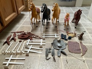 1980s Mattel Barbie Horse Lot of 5, Midnight Black, Dallas, Dixie + accessories