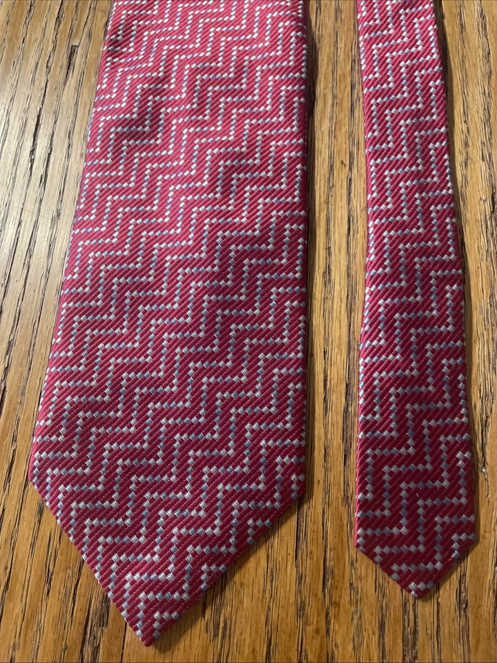 Corbata de seda tejida geométrica en blanco Barbara usada en excelente estado hecha a mano en EE. UU. Foto 4 de 4