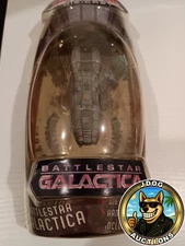 New MIB 2006 Titanium Series Battlestar GALACTICA William Adama's Battleship