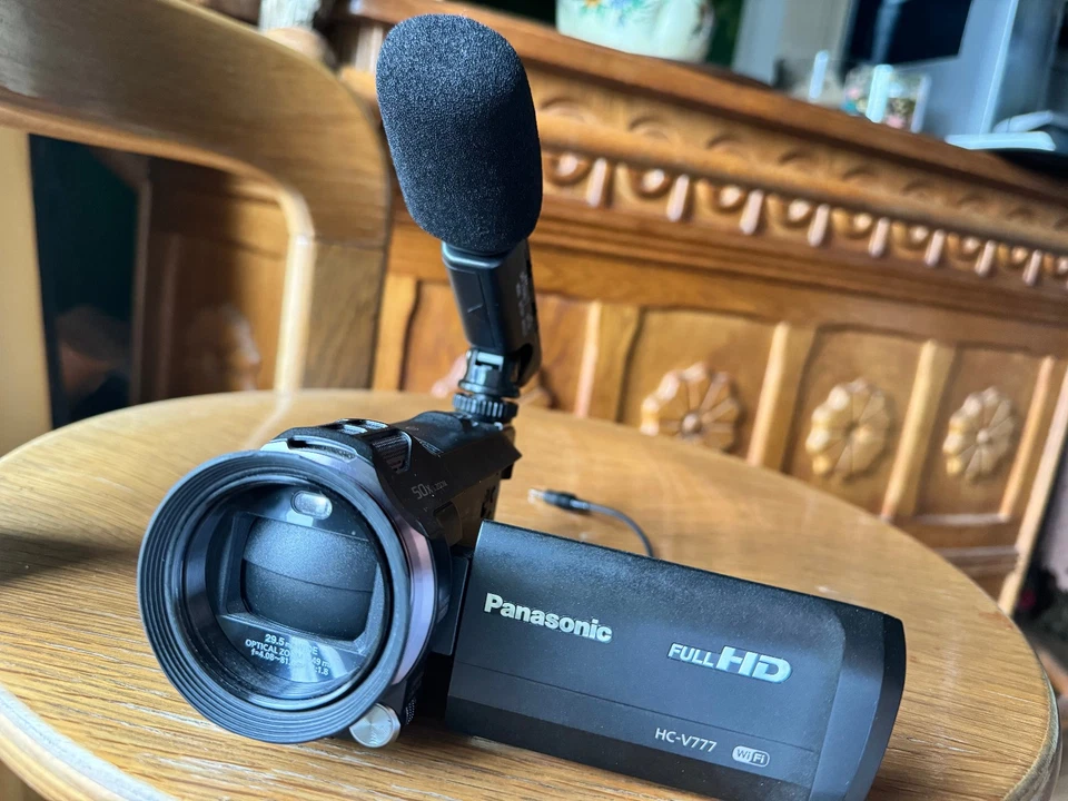 Panasonic HC-V777 1080p Camcorder Schwarz VW-VMS2E - Bild 2 von 4