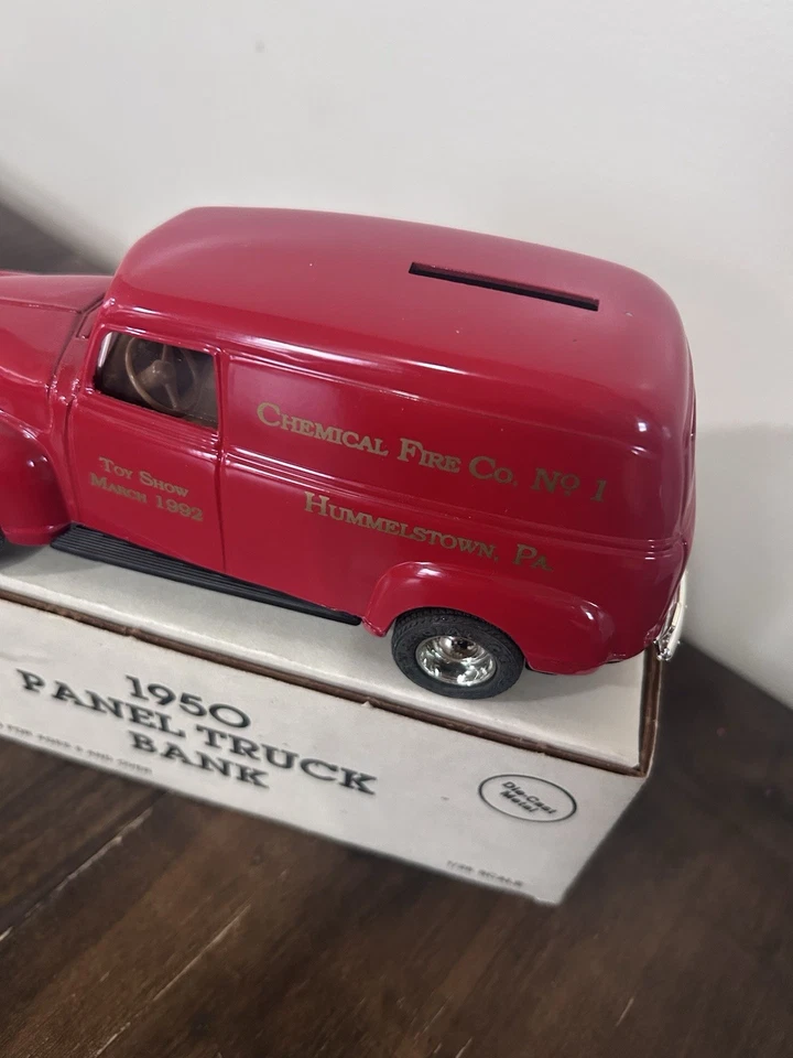 ERTL 1950 Panel Truck Bank #9081 Banco de monedas bloqueable 1:25 Hummlestown PA Fire Co Foto 3 de 4