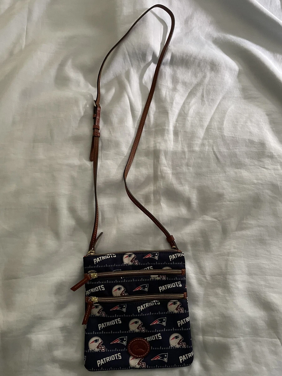 Dooney and store bourke patriots purse