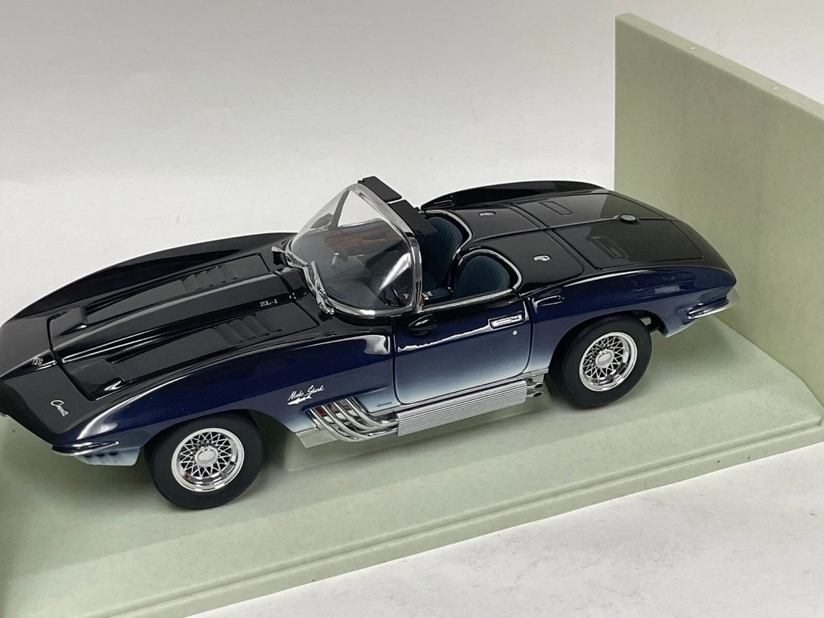 1/18 UT Models Chevrolet Corvette 1965 Mako Shark in Dark Blue 21061 JD214