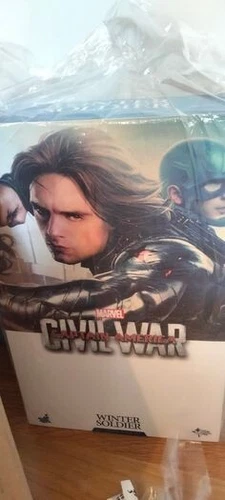 Hot Toys Captain America Civil War MMS351 Winter Soldier