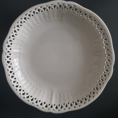 KPN Teller weiß, Rand durchbrochen, 20 cm Durchm.