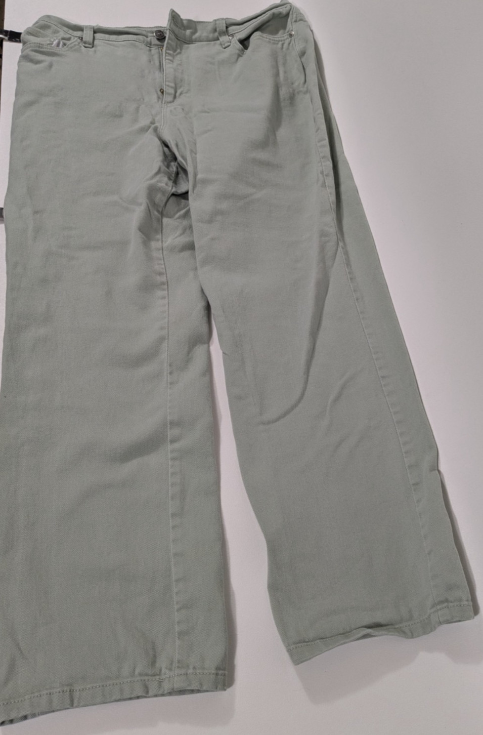 Size 14 Average Light Gray Comfortable Apparel