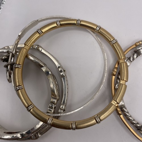 Brighton Lot of Eight Bangle Hinged Chain Charm Bracelets (191.8g) - Picture 22 of 24