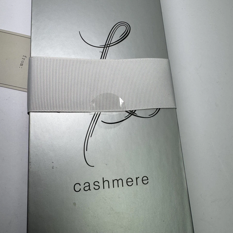 Louisa Perini NWT Women’s 100% Cashmere Gloves Gray Vintage 1980s One Size NEW - Image 3 of 4