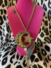 Betsey Johnson Heavens to HUGE Gold Lucite Glitter Moon Shooting Star Necklace