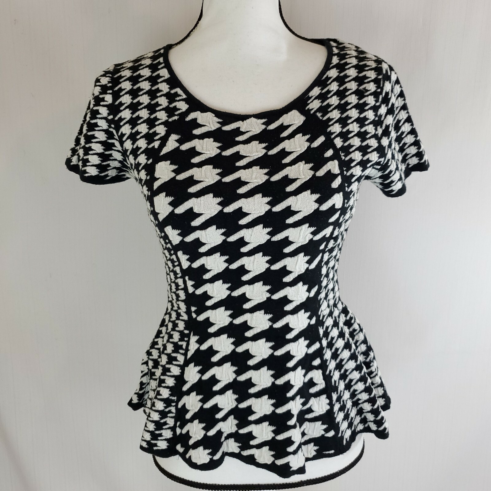 elle peplum top