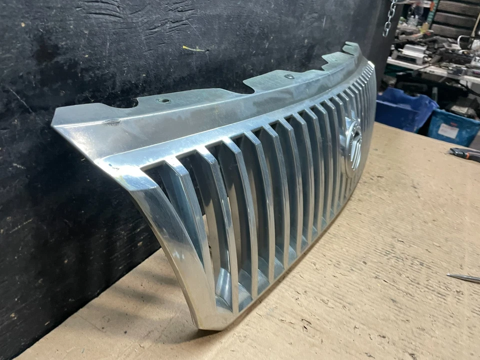 Parrilla superior delantera Mercury Mountaineer 2002 a 2005 mercado de accesorios U6090 DG Foto 3 de 4