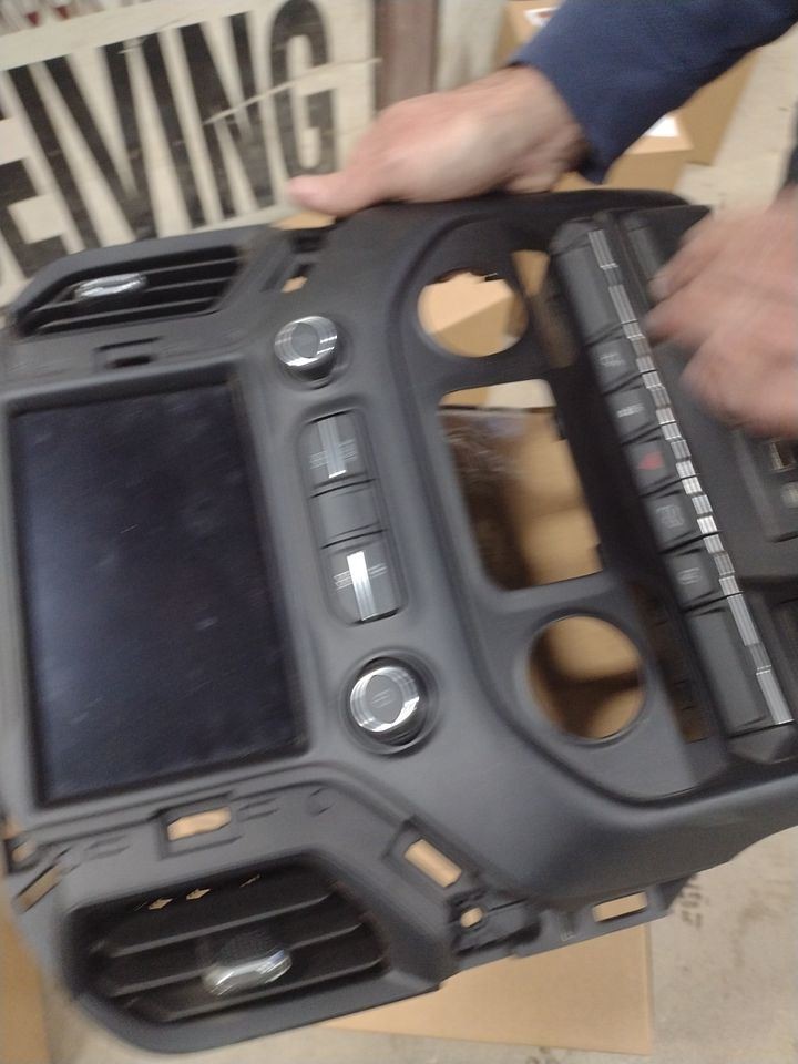 Info-GPS-TV Screen Display Screen Fits 20-23 SIERRA 2500 PICKUP 2915850