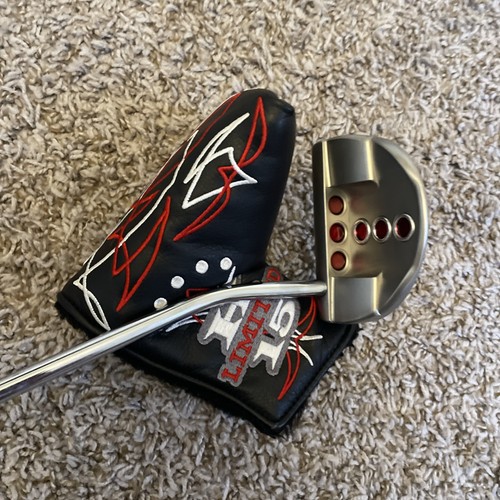Scotty Cameron H15 Limited Holiday Putter - Custom Finish - 34” - Roundback