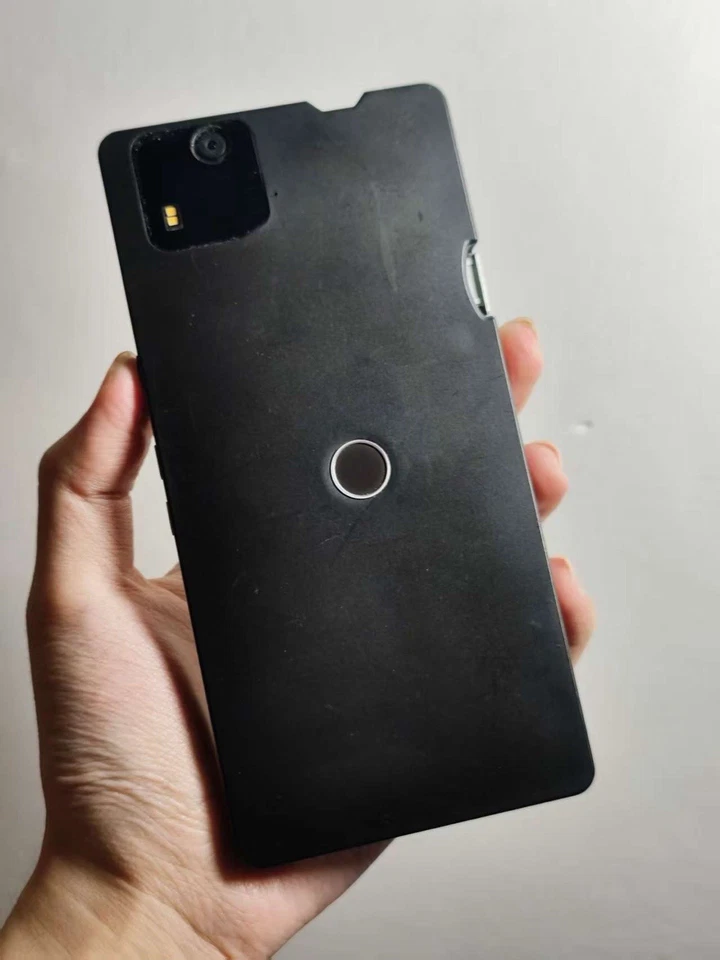 Google Pixel XL Prototype in confidential c*ase EXTREME RARE Collection - Image 3 of 4