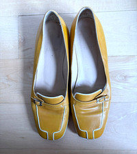 BALLY Caramel Leather White Trim Mocassim size  7 Made in Italy