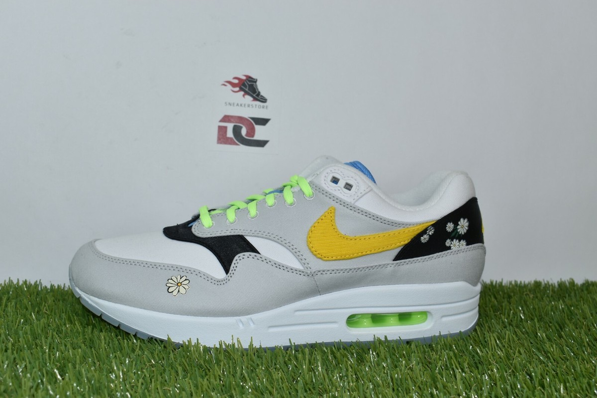 air max 1 daisy on feet