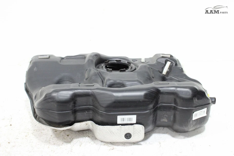 Chevrolet Malibu 2016-2018 1,5 L depósito de tanque de combustible de gasolina con escudo térmico OEM Foto 3 de 4