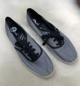 black keds tennis shoes