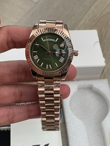 Men's Rose Gold Day Date Quartz Watch with Green Dial and Waterproof luxury - Picture 2 of 9