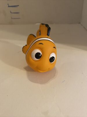 Disney Pixar Bandai Finding Nemo Dory Bath Squirters NEMO