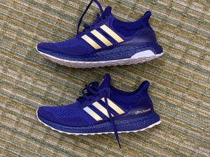 Washington Huskies adidas Ultraboost 1.0 DNA Running Shoe - Purple/Gold | eBay