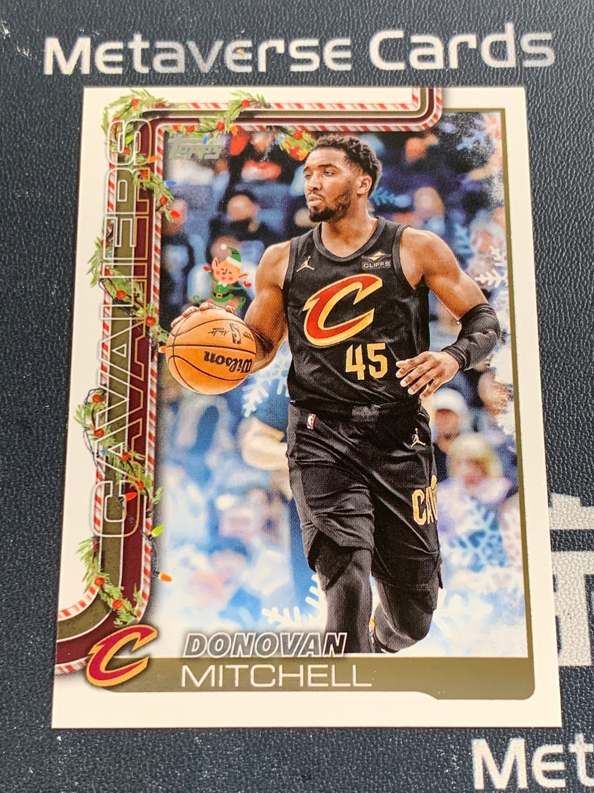 2025-26 Topps Holiday Base Hidden Elf Variation #HE-DM Donovan Mitchell RARE SP