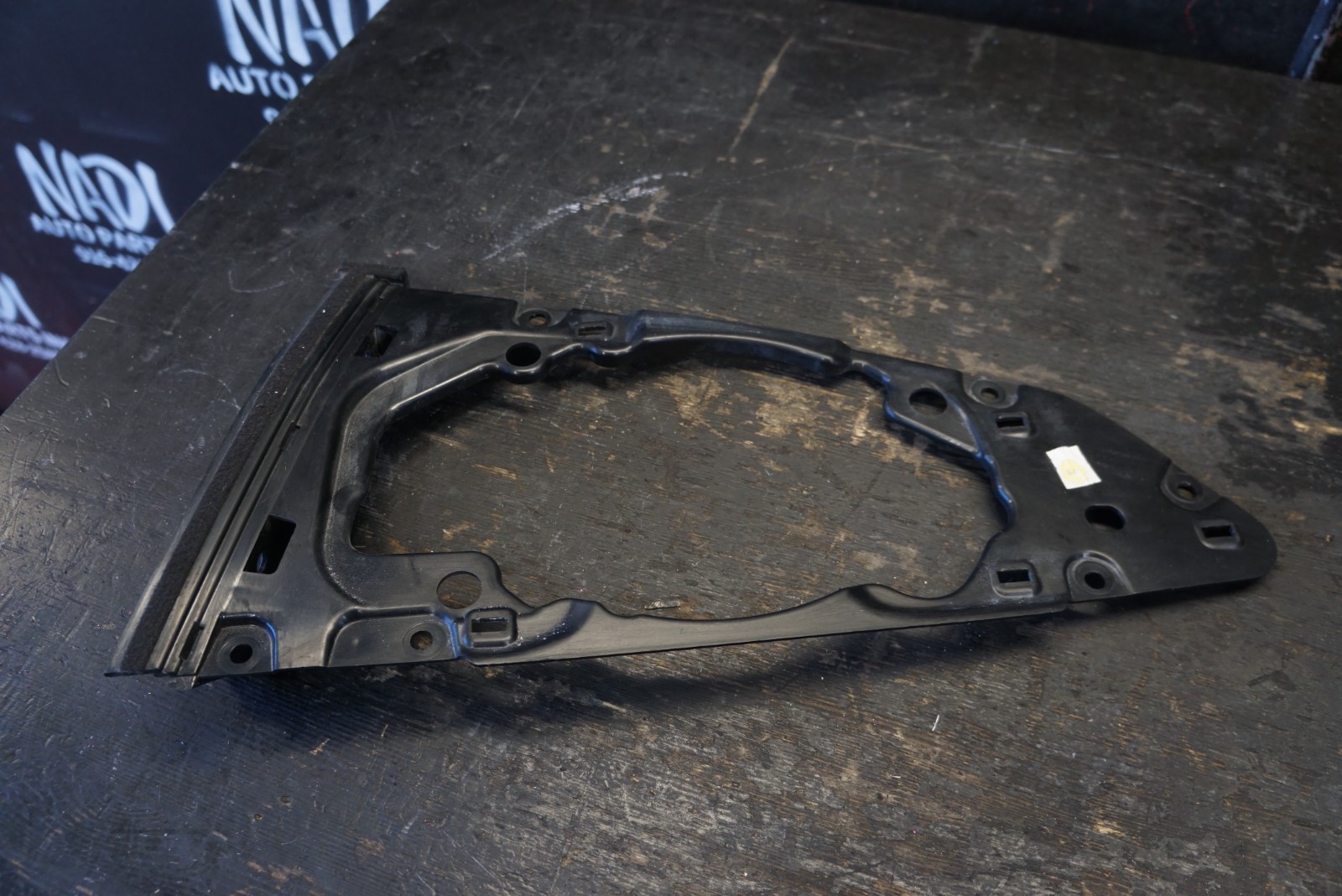 2017 - 2023 AUDI R8 4S REAR LEFT EXTERIOR PLASTIC BRACKET MOUNT OEM 4S8853293