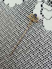 "Antiguo prendedor eduardiano de 2,5"" con corona de perlas de zafiro semilla de oro de 10 quilates"