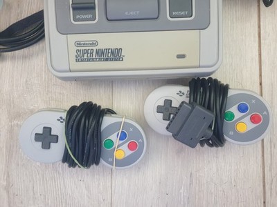 Nintendo Entertainment System Spielekonsole mit 2 Org. Controller