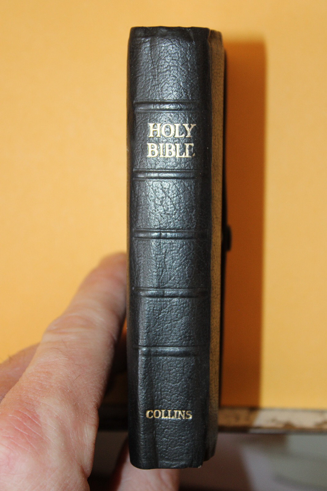 1955 Collins Clear-Type Press Pocket Holy Bible Leather Snap Closure