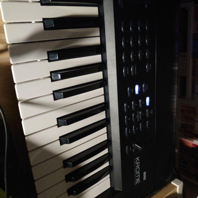Korg KROME-61 Synthesizer Keyboard Workstation Black keyboard Tested Japan #02