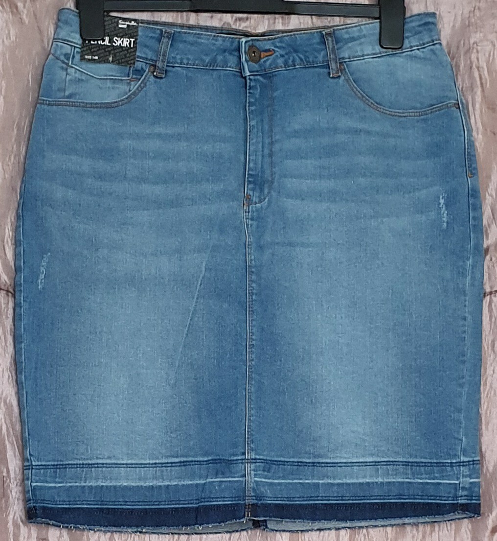 Assortment of Women's Knee Length Skirts UK Size 14 / L price per piece