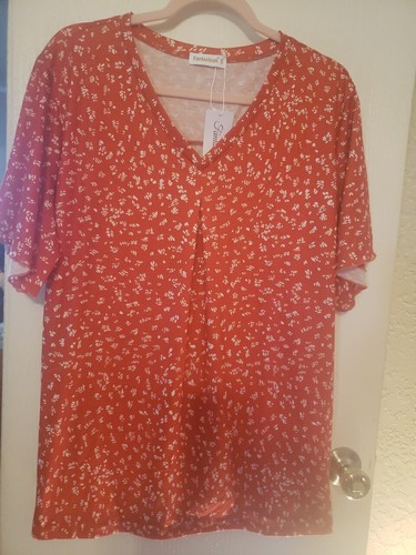 Womens/ladies Top Size 2XL New With Tags. Fantaslook brand.