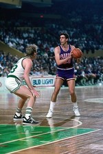 Alvan Adams Phoenix Suns lookst to make a move v Larry Bird Boston- Old Photo