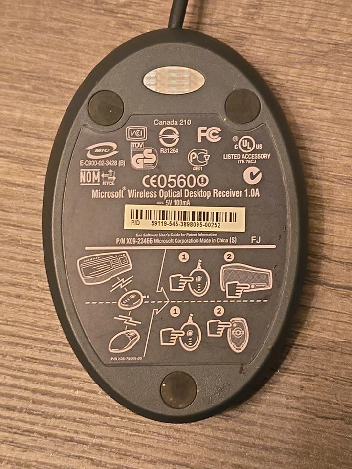Microsoft Wireless Optical Desktop Receiver 1.0A X09-23466 (8R) - Image 3 of 3