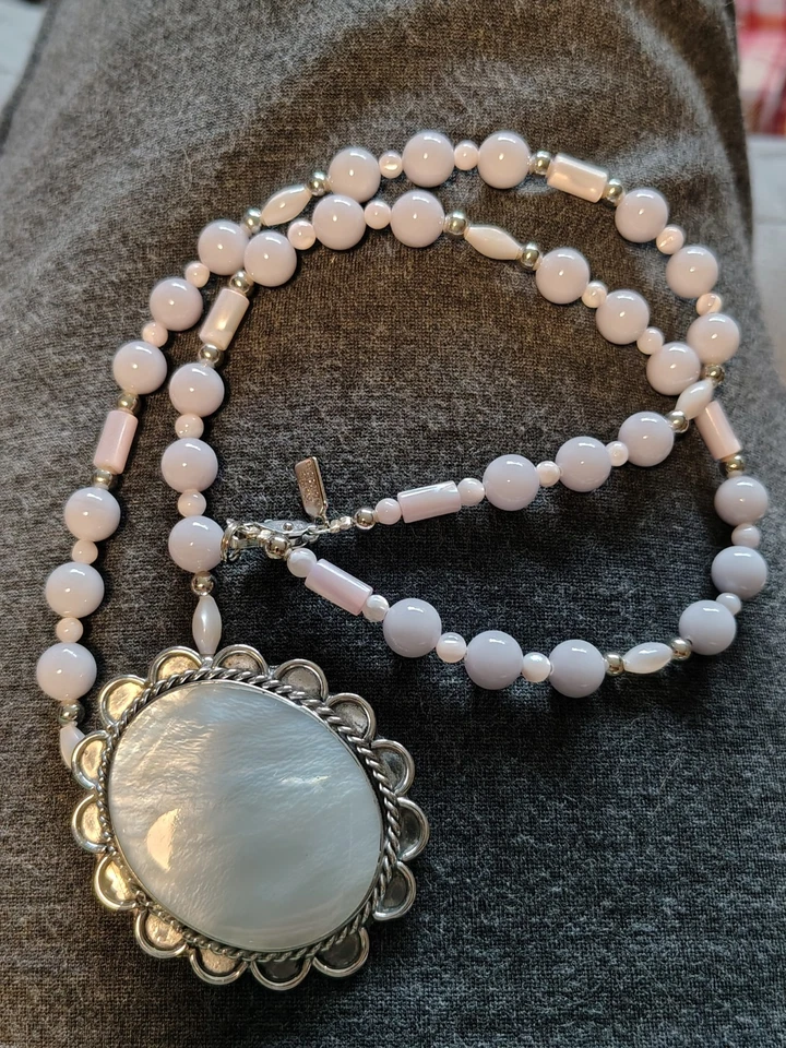 Collar Karla Jordan Declaración Madreperla Colgante Cuentas Rosa Estilo Vintage Foto 2 de 4