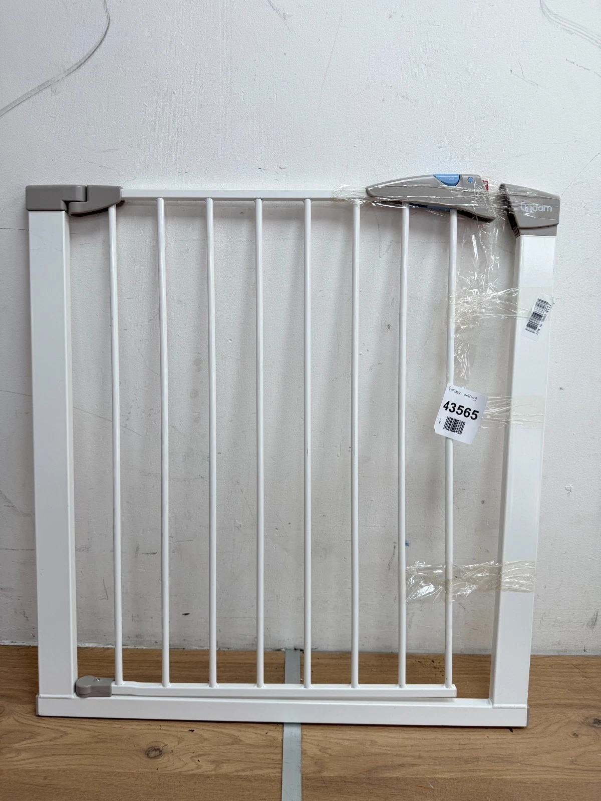 Lindam Stair Gate- Fittings missing
Opens in a new window or tab