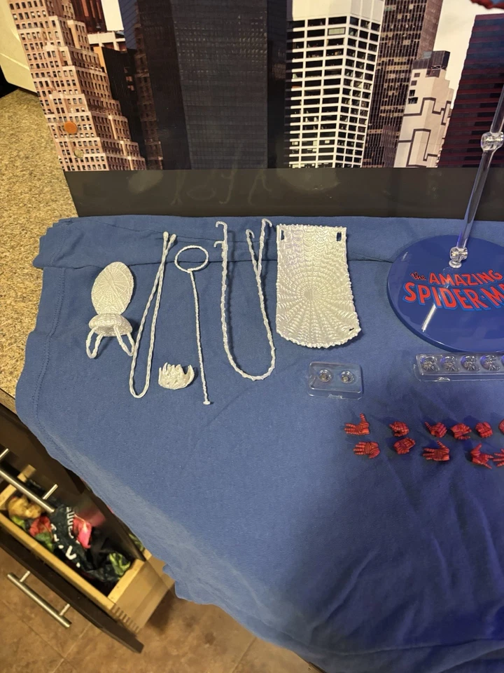 Mezco 1:12 Amazing Spider Man. COMPLETO. Solo falta caja original Foto 2 de 4