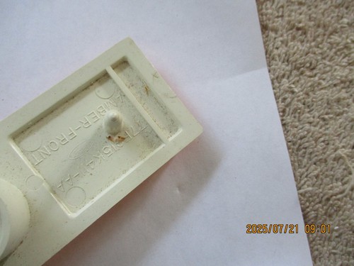 NOS 1978-1980 FORD FIESTA RIGHT HAND SIDE MARKER LAMP ASSEMBLYD8RZ-15A201-A - Picture 4 of 9