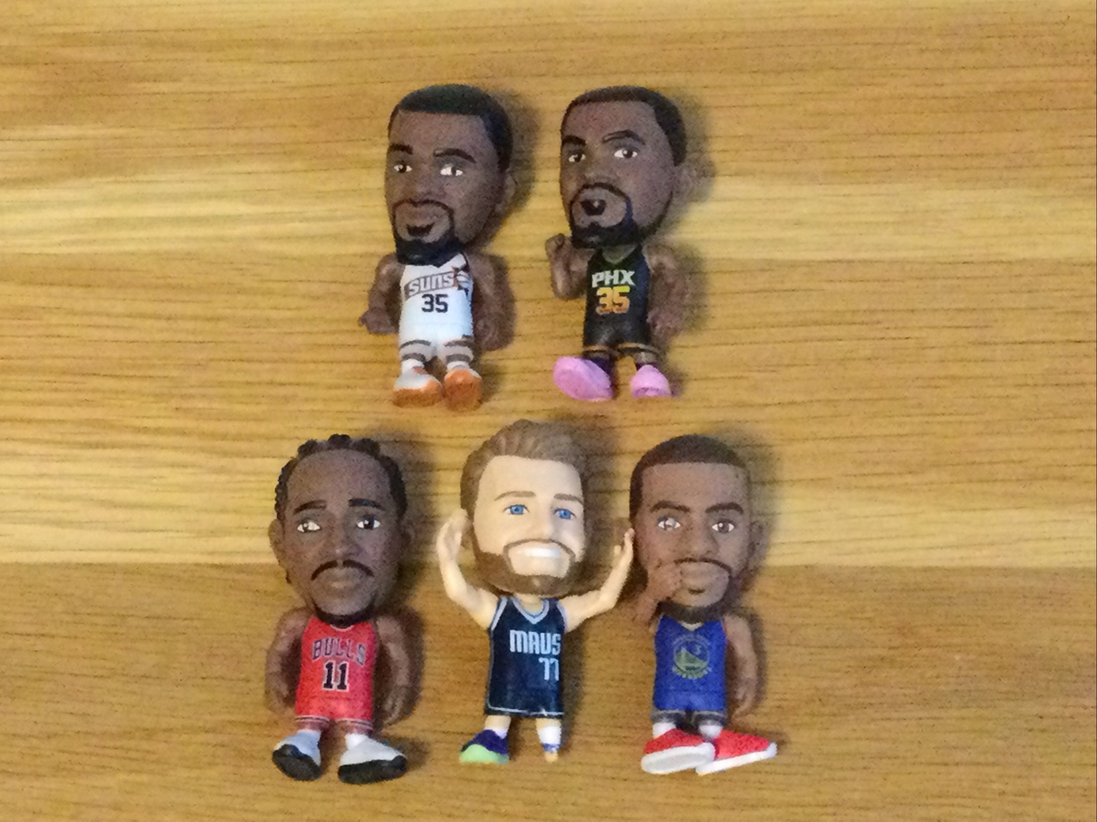 ZURU NBA Ballers 5 Surprise Basketball Player Figures Paul Doncic Durant Derozan