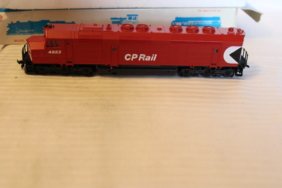 HO Scale Model Power, FP45 Diesel Locomotive, Canadian Pacific Red, #4853 - 6665 - Image 2 of 4