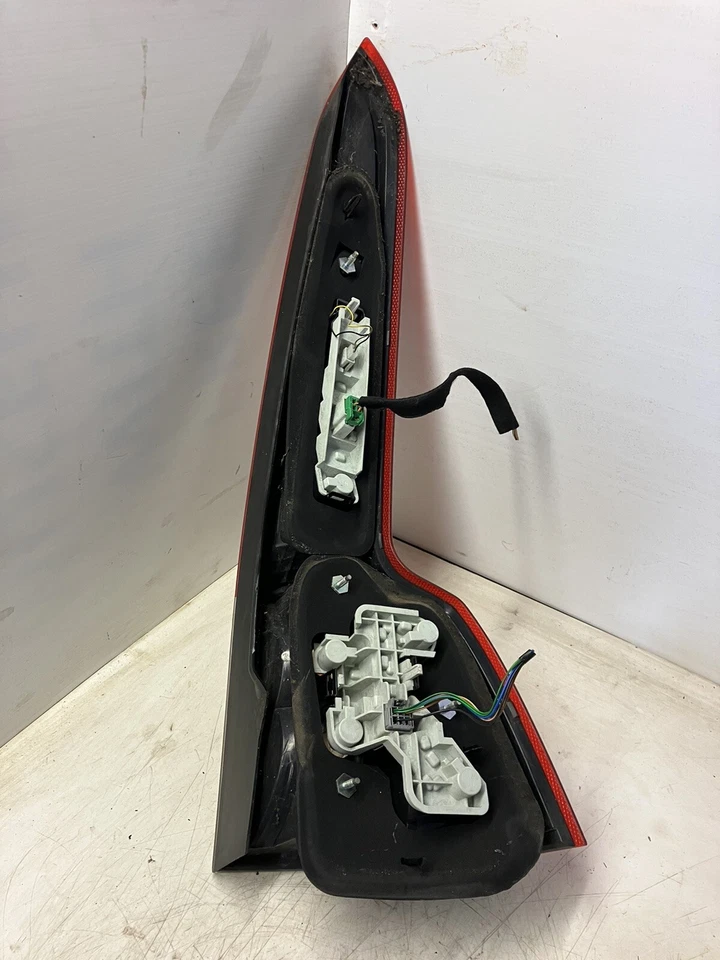 Volvo V50 Nearside, luz trasera para pasajeros, 2004, 30744543 Foto 2 de 3