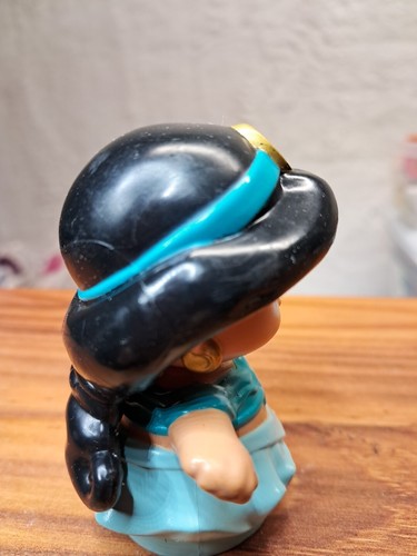 Figuras Fisher Price Little People Princesa Jazmín Blancanieves Disney - Imagen 2 de 6